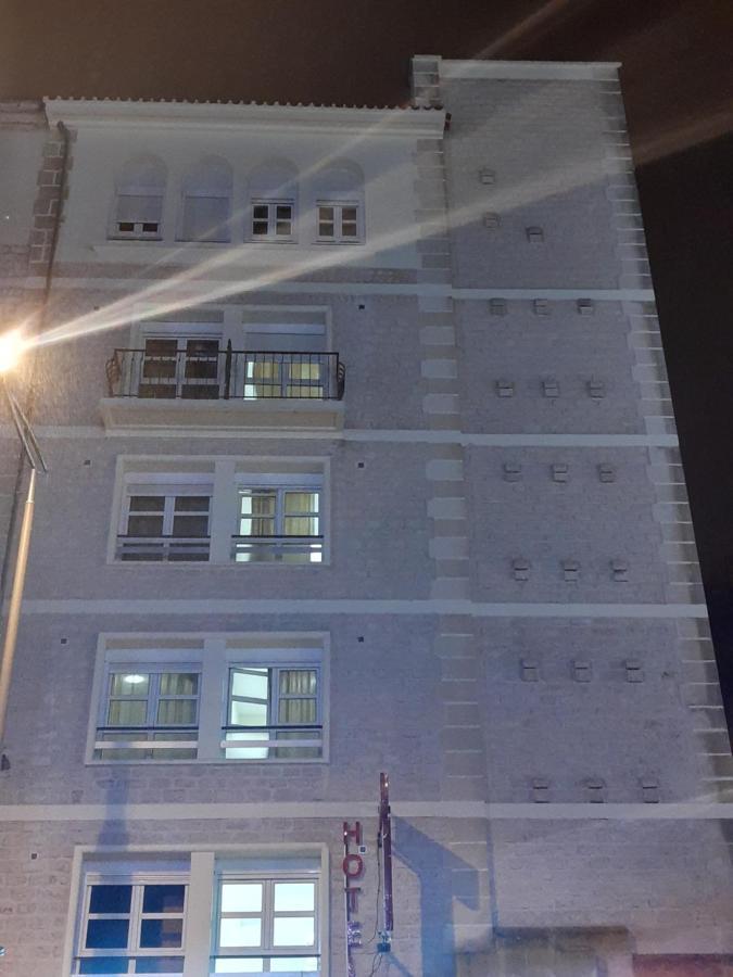 Hélios Hôtel Poitiers Exterior foto